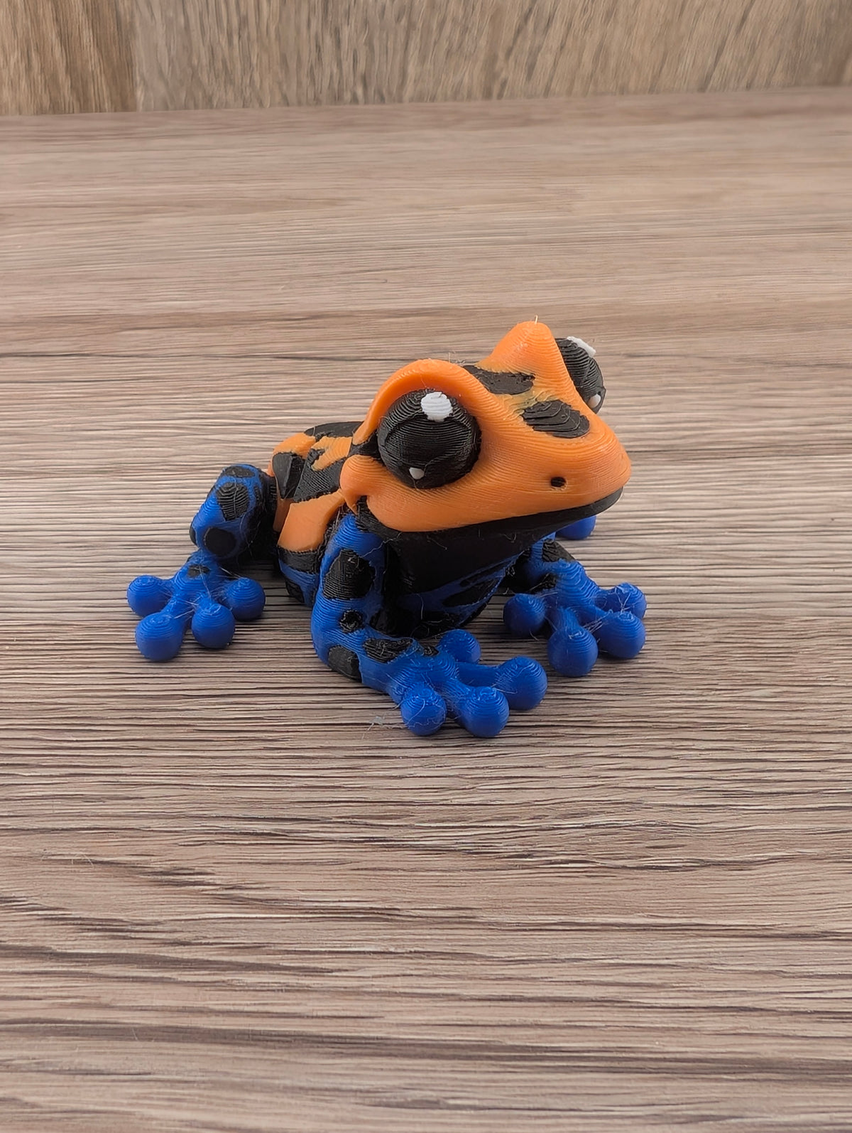 Mini Poison Dart Frog, 3D printed by KC3DPrints – view 2