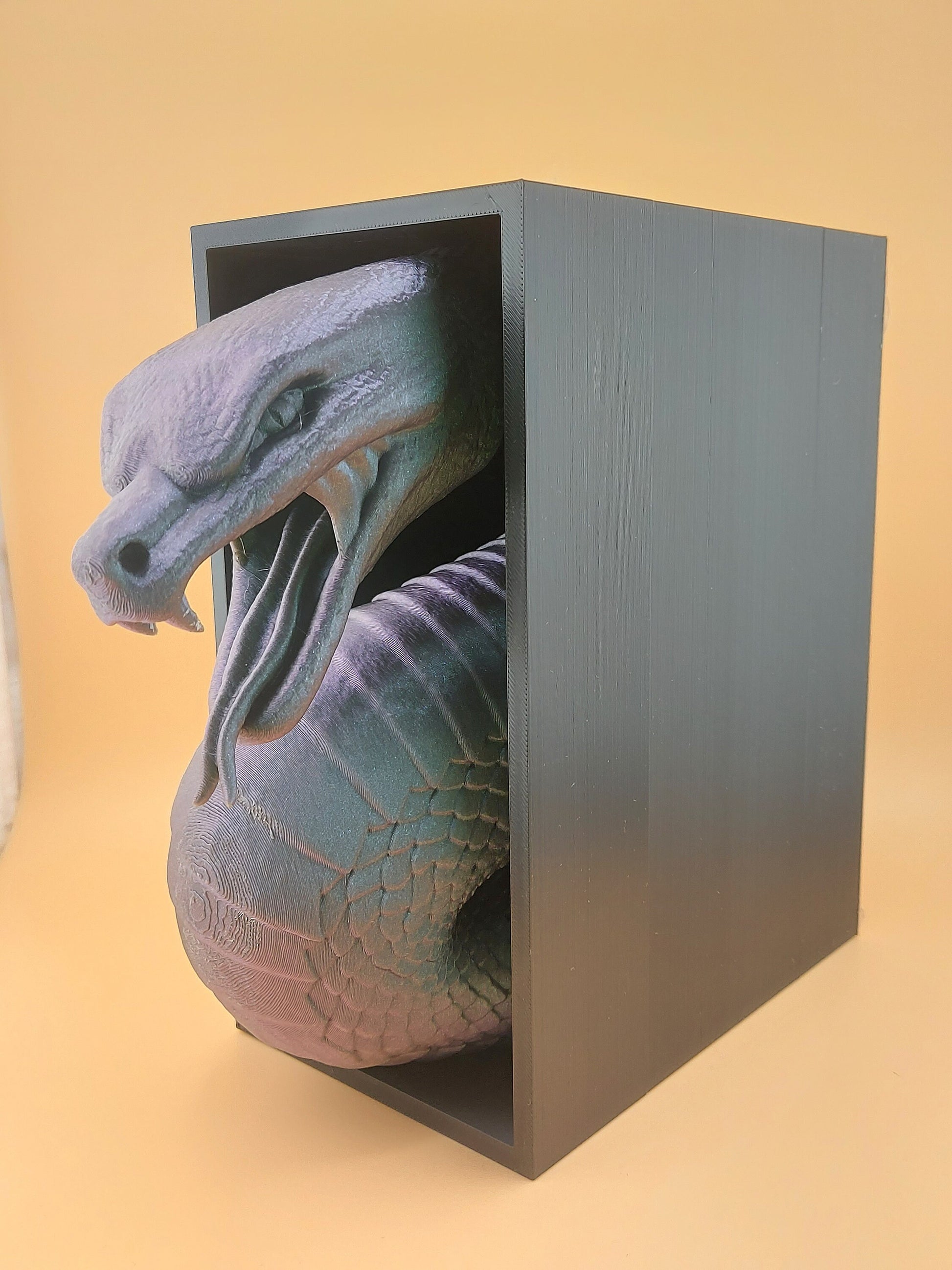 Viper Book Nook | Fantiasy Reader | Book Reader | Fantiasy book Inspired | animal Inspired | 3D Printed | Gifts