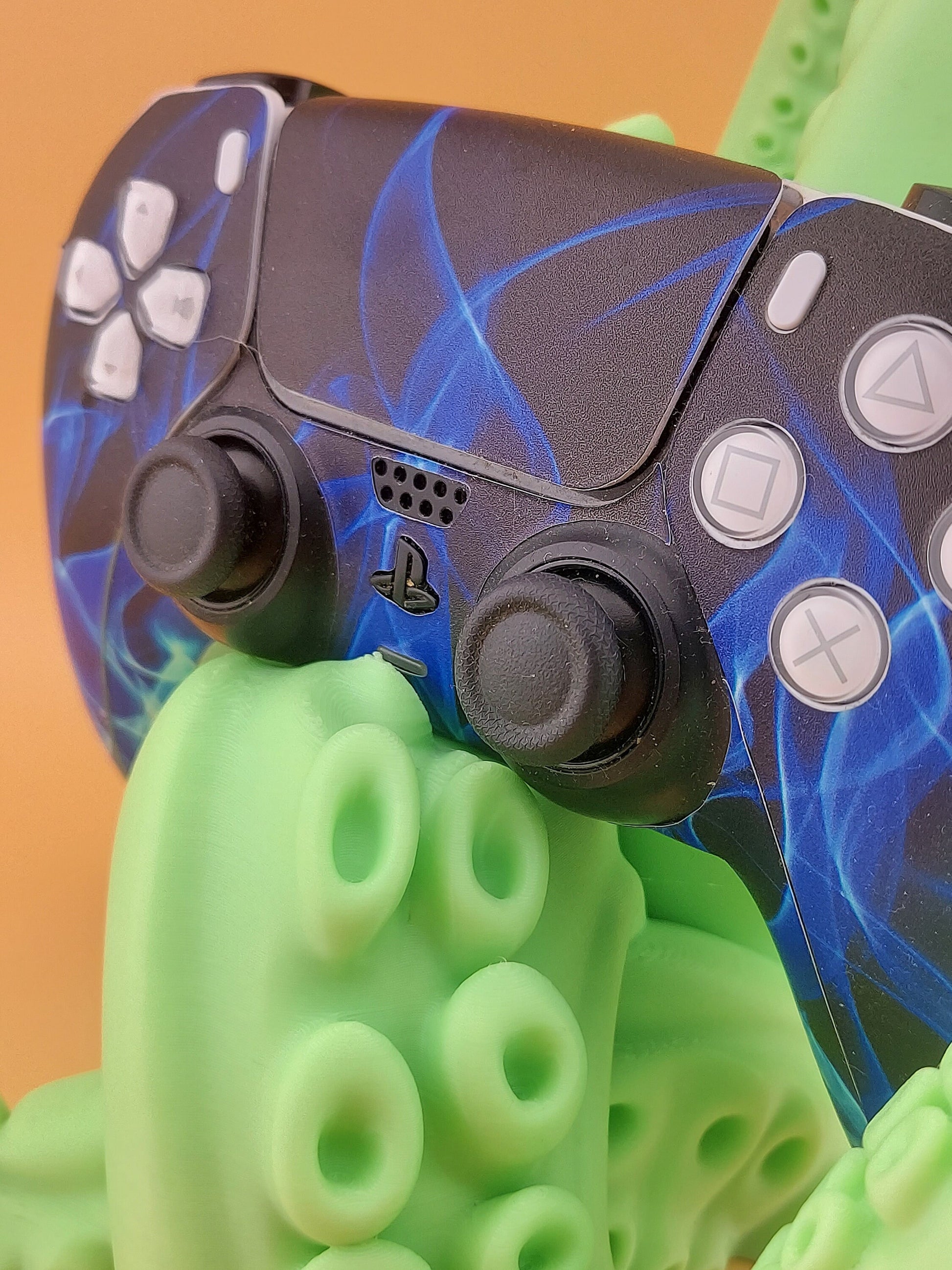 Tentacle Controller Holder | Crystals | Controller | Gaming | Gamers Storage | Eye-catching Design | 3D Printed