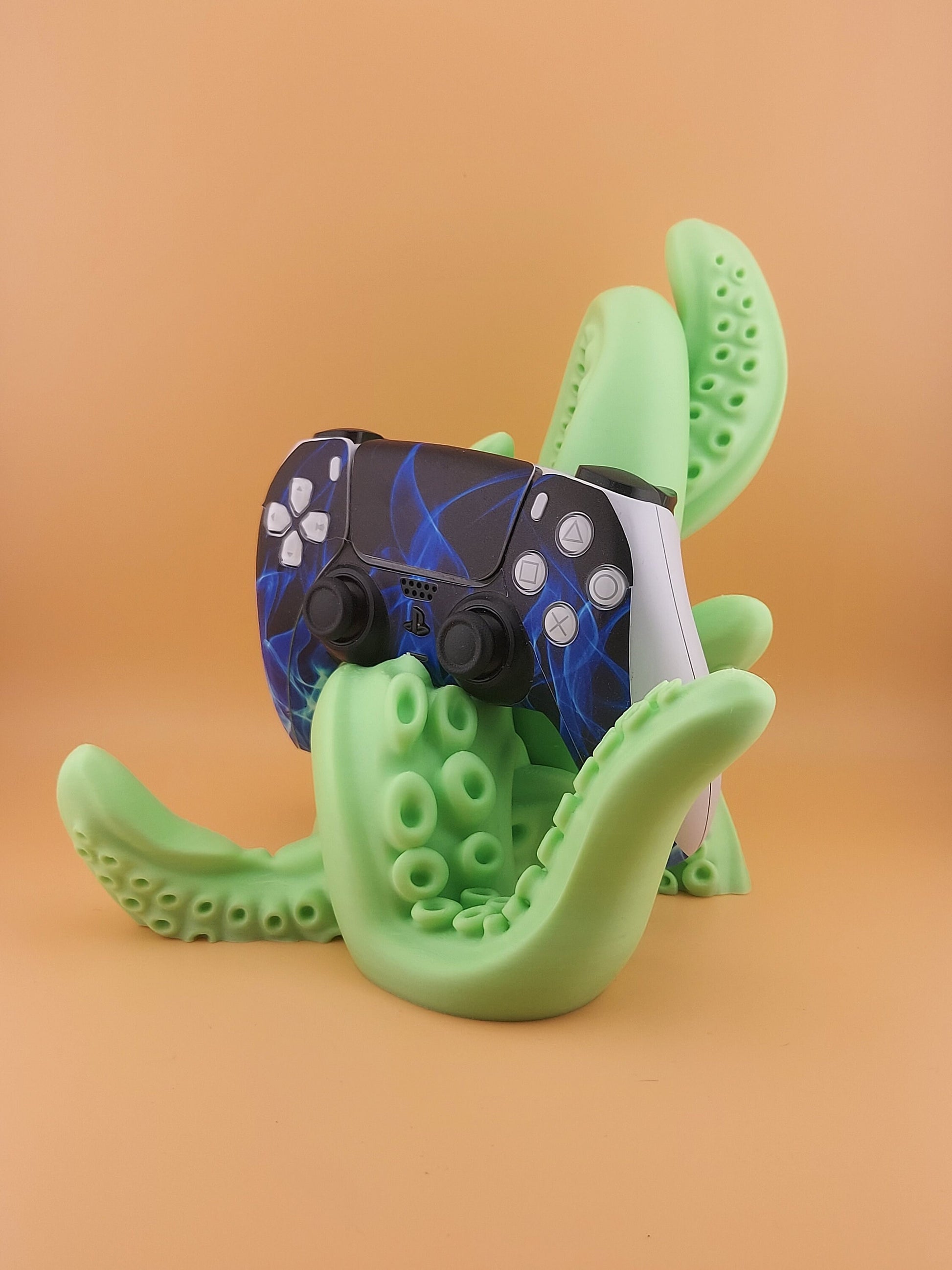 Tentacle Controller Holder | Crystals | Controller | Gaming | Gamers Storage | Eye-catching Design | 3D Printed