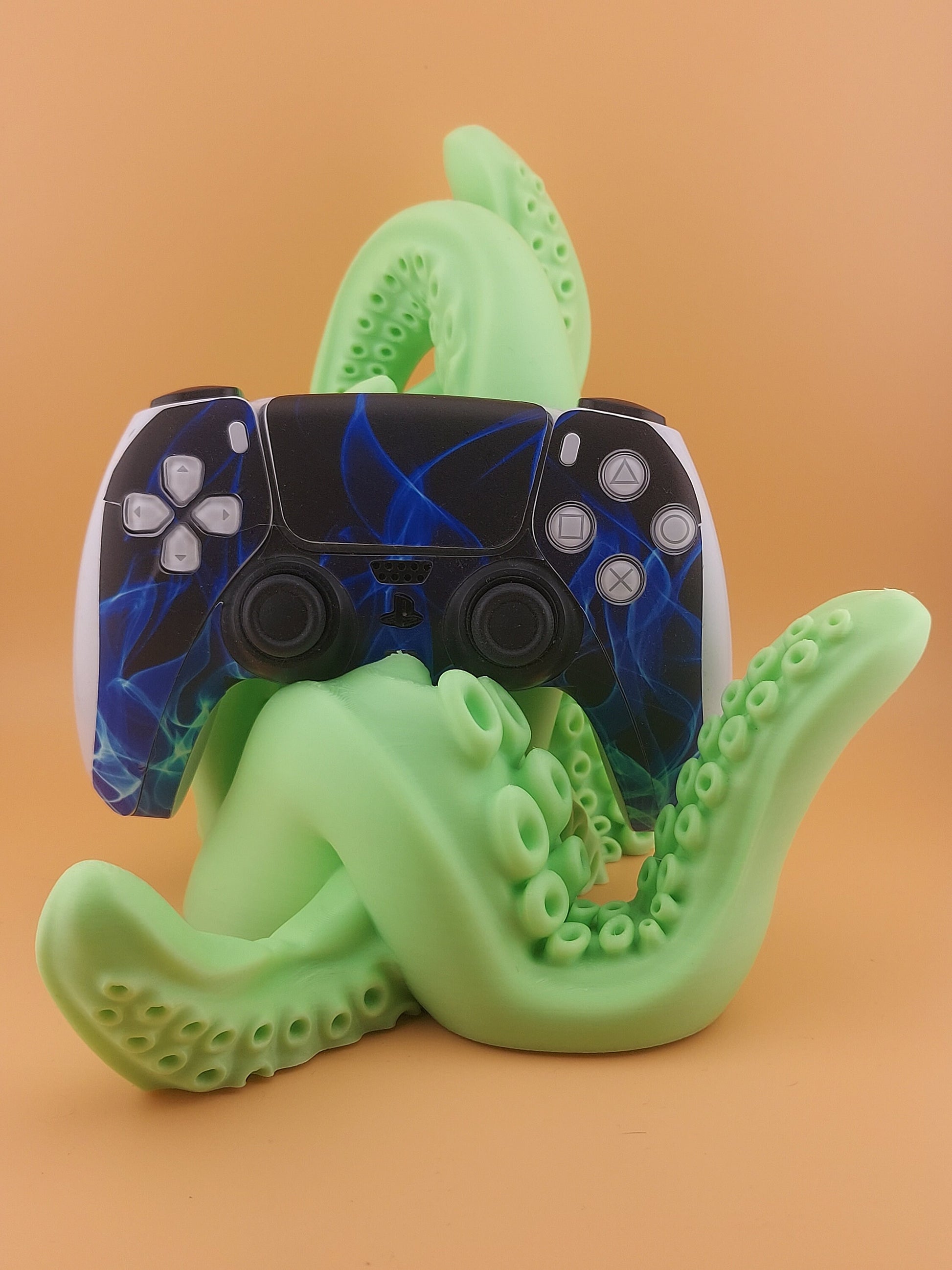 Tentacle Controller Holder | Crystals | Controller | Gaming | Gamers Storage | Eye-catching Design | 3D Printed