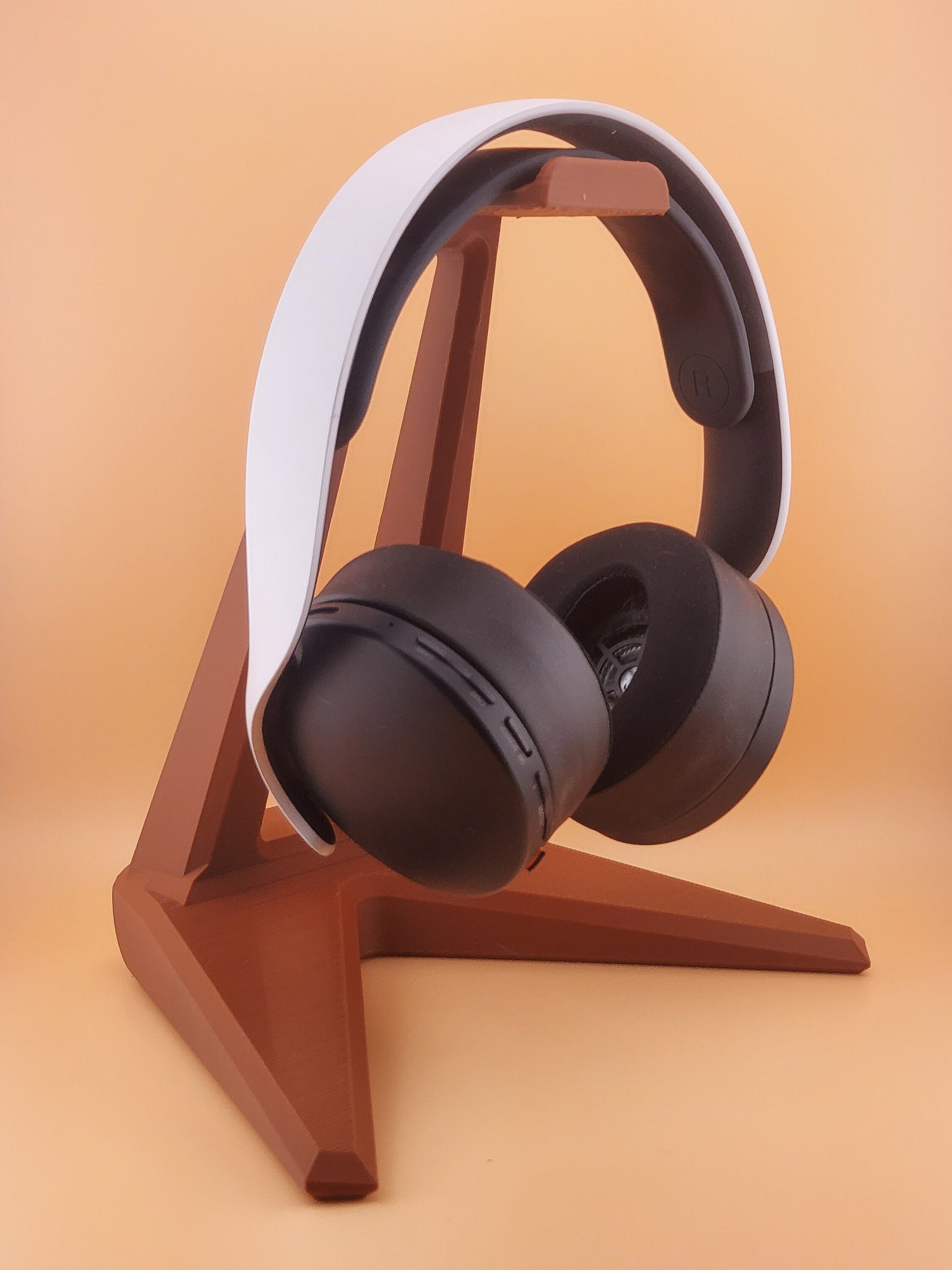 The Ultimate Modern Headset Stand - A Stylish Solution for Organizing Your Workspace