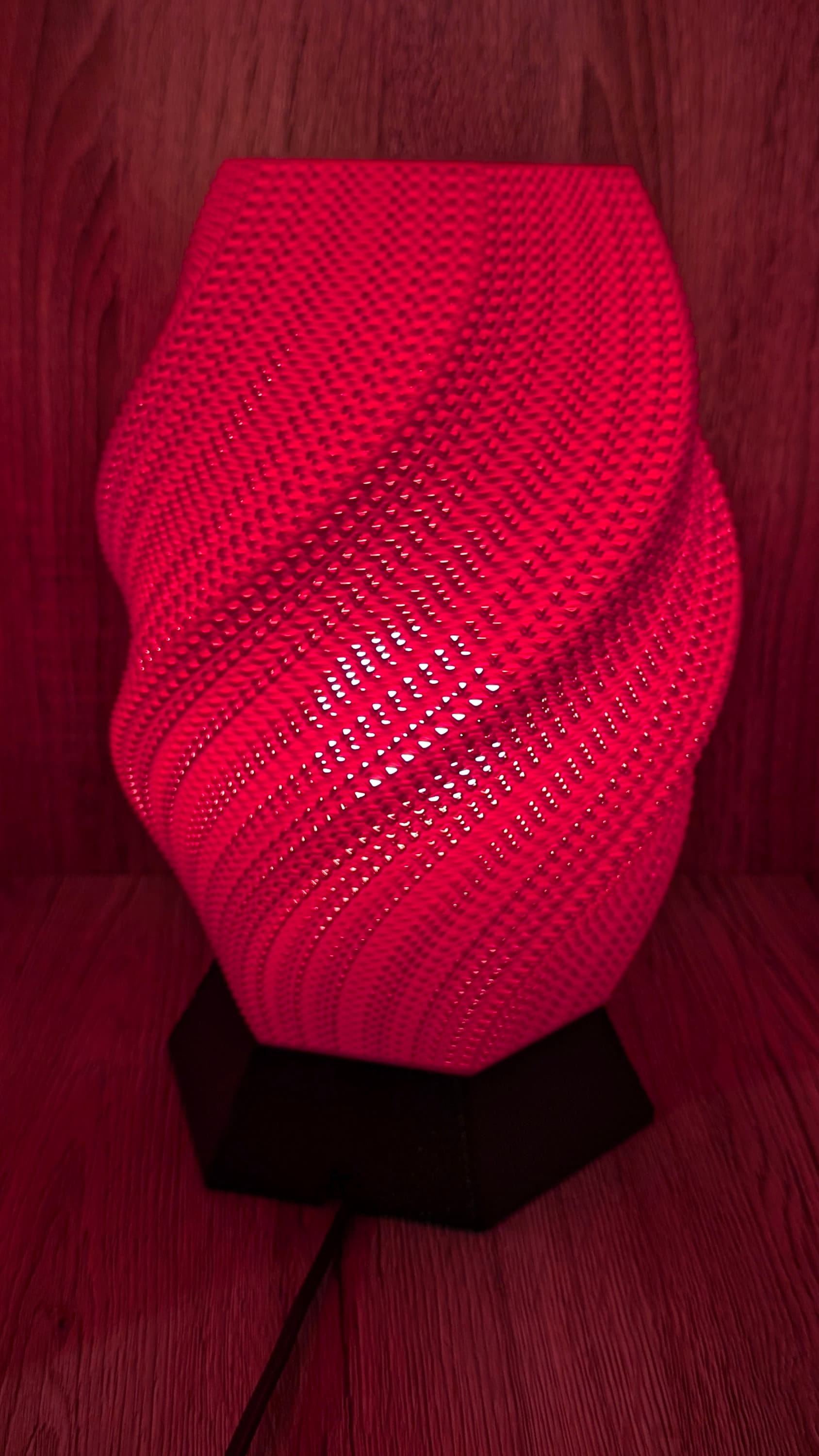 Josefina Lamp Shade | Wavy Honeycomb Design | Stylish and Functional Desk Light for Any Space