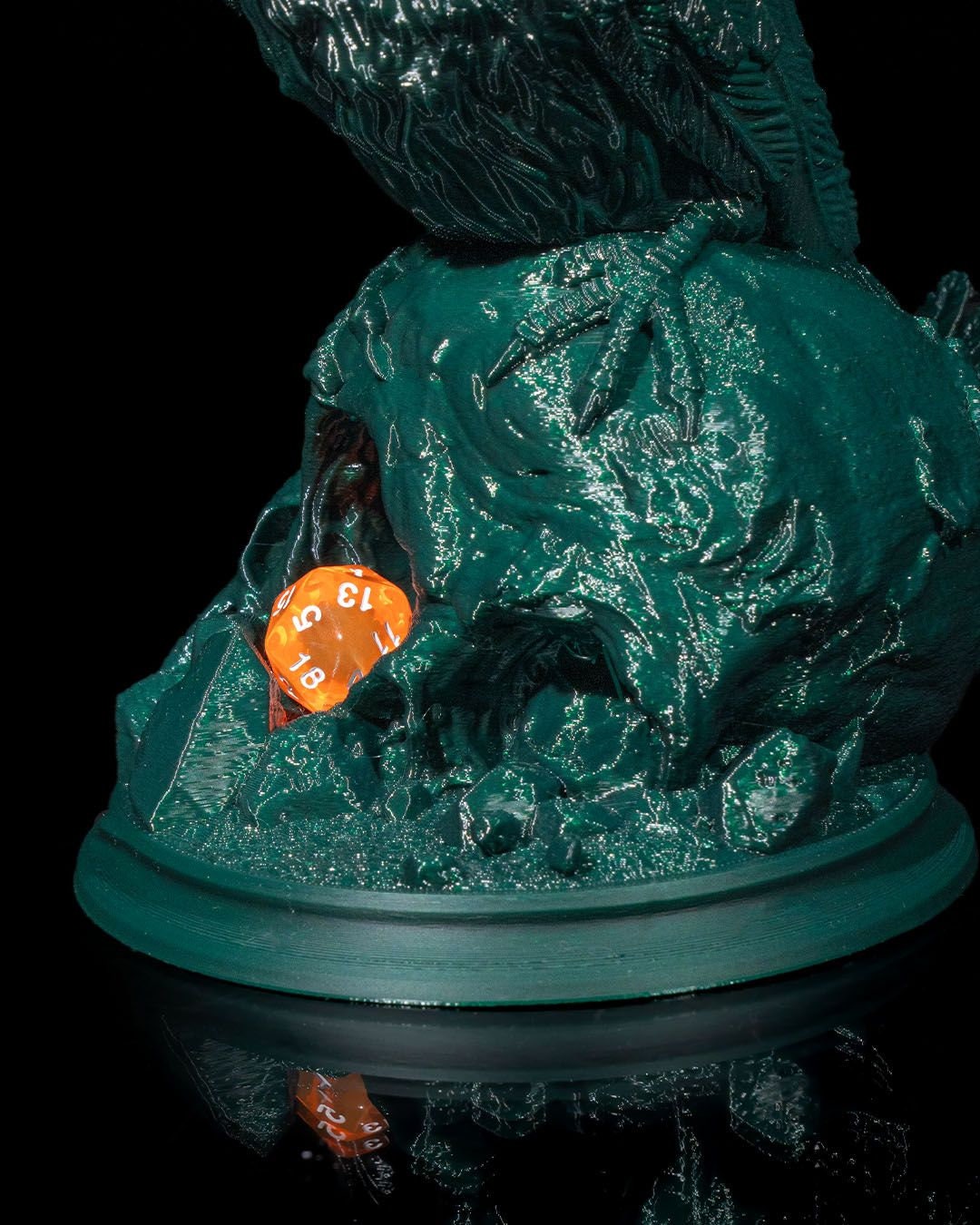 Ravens Feast Dice Tower: Mystical Rolling for Your Tabletop Adventures